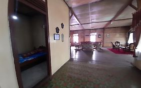 OYO HOMES 91248 Desa Wisata Banding Agung Danau Ranau