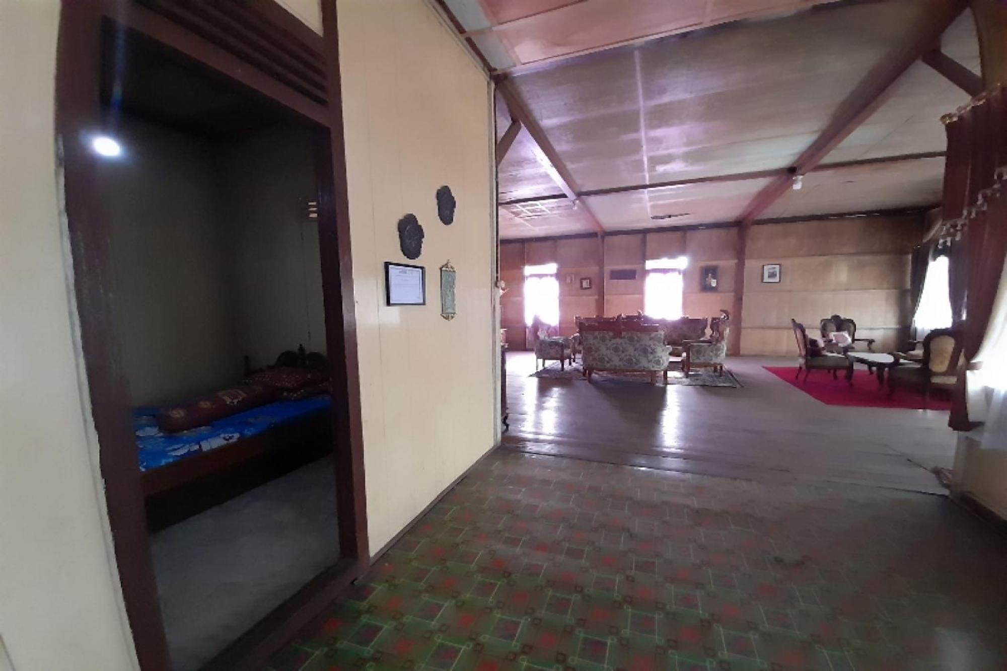 OYO HOMES 91248 Desa Wisata Banding Agung Danau Ranau Bagian luar foto